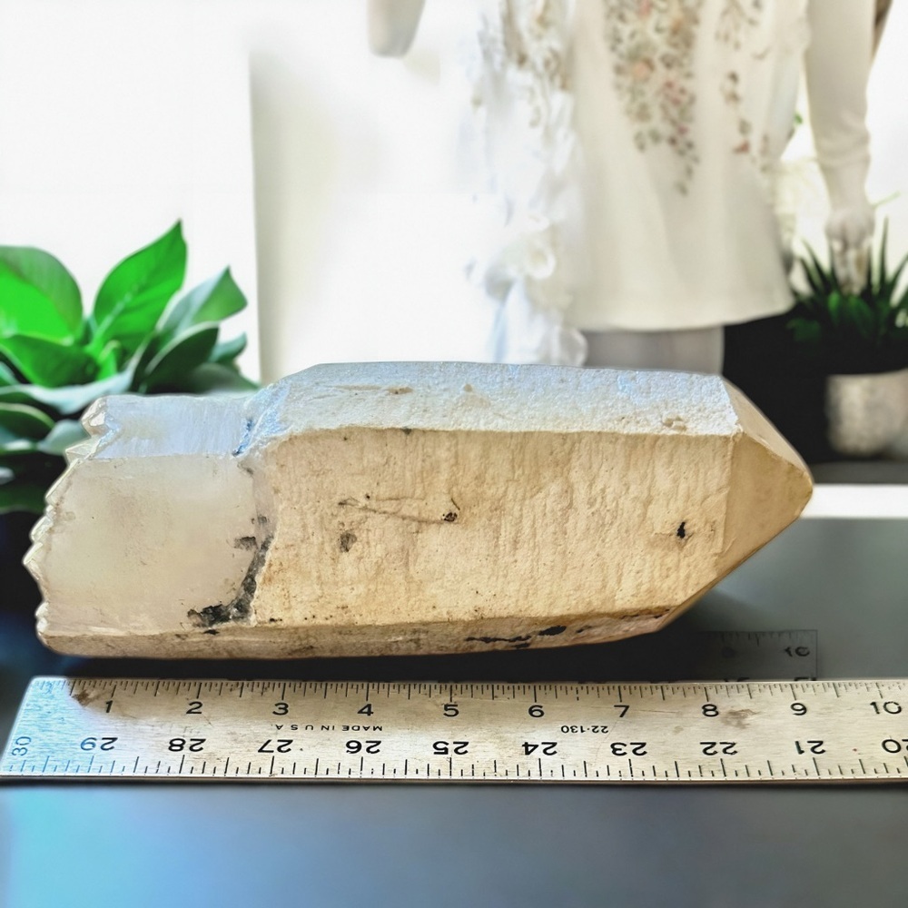 Large white with black quartz, etc. Crystal Point